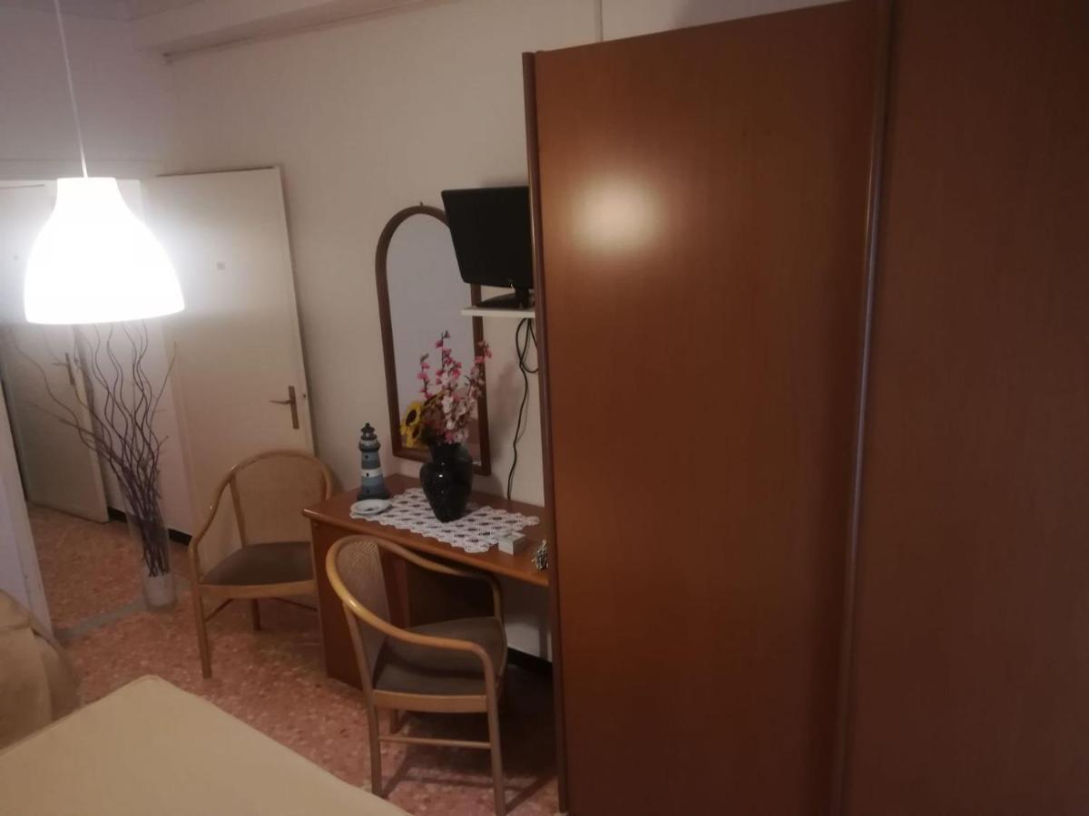 Hotel Olimpia อาลัสซิโอ ห้อง รูปภาพ